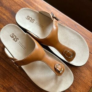 SAS size 11M brown thong sandals. Only tried on. Never worn.